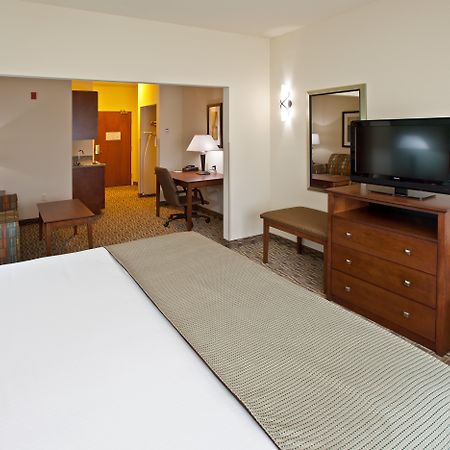 Holiday Inn Express & Suites Ripley By Ihg Quarto foto