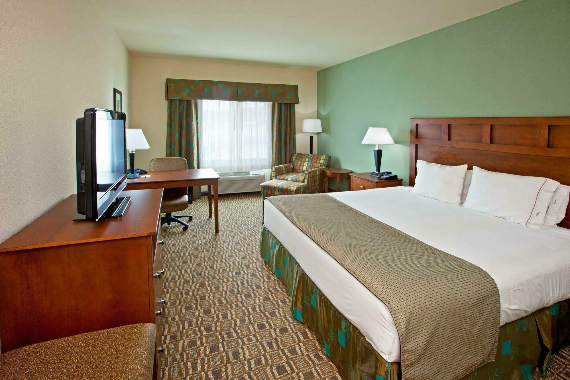 Holiday Inn Express & Suites Ripley By Ihg Quarto foto