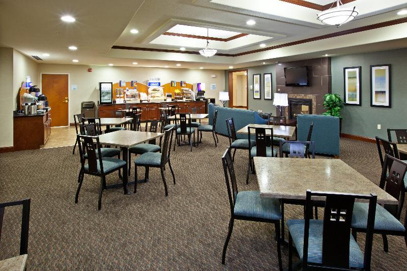 Holiday Inn Express & Suites Ripley By Ihg Exterior foto